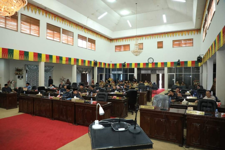 Galeri DPRD Kabupaten Rokan Hulu Tentang Pandum Fraksi terhadap Revisi Perda No 3 