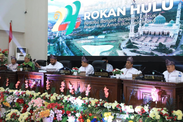 Galeri Sidang Paripurna Istimewa DPRD Rokan Hulu Dalam Rangka HUT Rohul ke 24 Tahun 2023