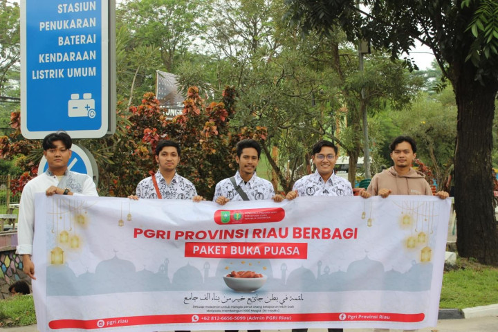 PGRI Riau Berbagi Paket Buka Puasa Gratis di Hari Ke 6 Ramadhan