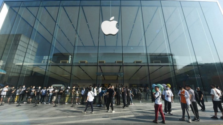 Karyawan Panik, Apple Umumkan PHK Massal