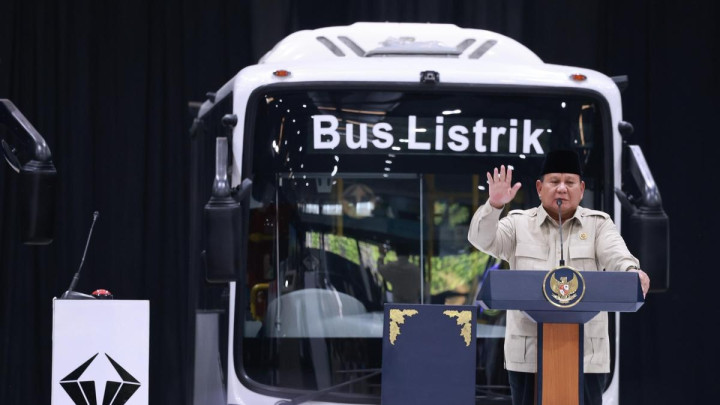 Bukan Wacana! 2028 Prabowo Targetkan Produksi Sedan Listrik Massal