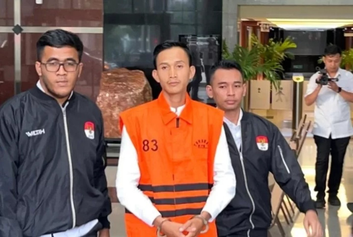 Ajudan Gubernur Riau Ditahan! Terungkap Aliran Uang “Jatah Preman”
