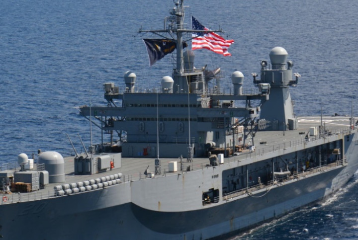 Selat Hormuz Diblokade! Kapal Ditahan, Laut Dipenuhi Armada Perang AS