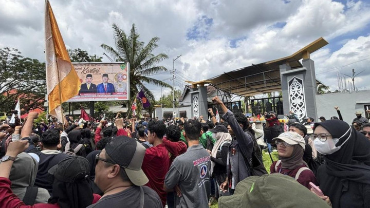 Ribuan Warga Ngamuk! Protes Kebijakan dan Anggaran Pemprov Kaltim