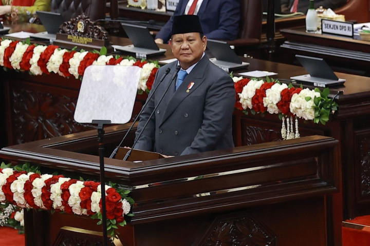 Prabowo Sentil Oknum TNI-Polri yang Diduga Bekingi Korupsi, DPR Langsung Riuh
