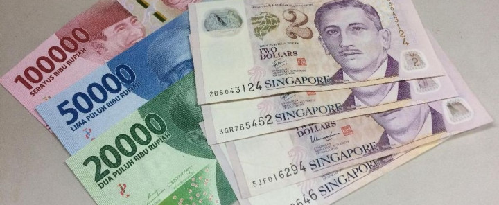 Rupiah Makin Terpuruk, Dolar Singapura Hampir Sentuh Rp14 Ribu