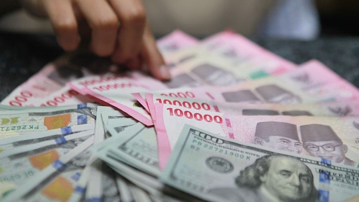 Rupiah Tak Berdaya, Nilai Tukar Nyaris Tembus Rp17.900
