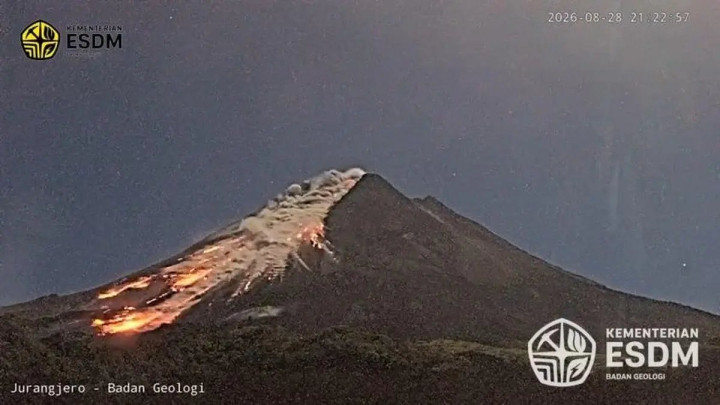 Gunung Merapi Kembali Luncurkan Awan Panas, Masyarakat Diminta Waspada