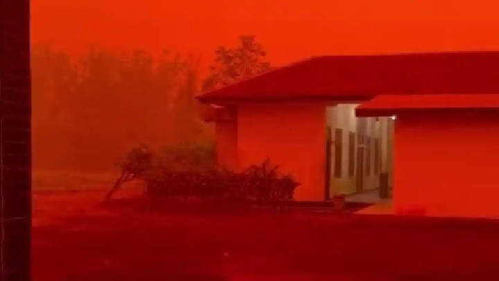 Bukan Filter! Penampakan Langit Oranye di Kalteng Viral