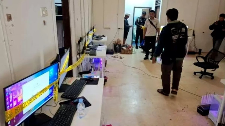 Warga Curiga Aktivitas Tak Wajar, Dugaan Markas Judi Online di Rumah TNI Cijantung Terbongkar