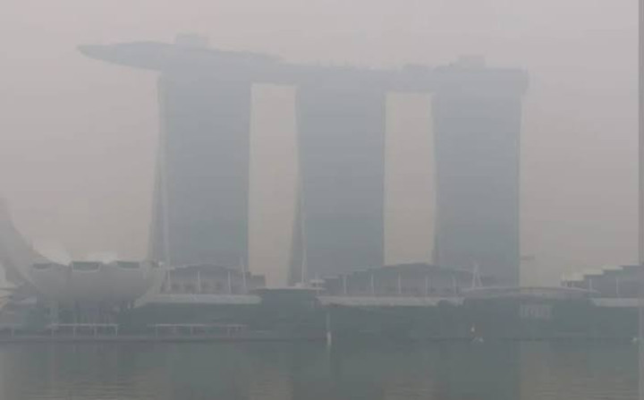 Singapura Tempati Peringkat Teratas Polusi Udara Dunia saat Kabut Asap Karhutla Indonesia Meluas